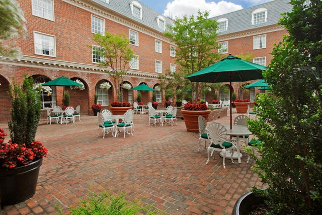 Williamsburg Hospitality House Hotel Kültér fotó